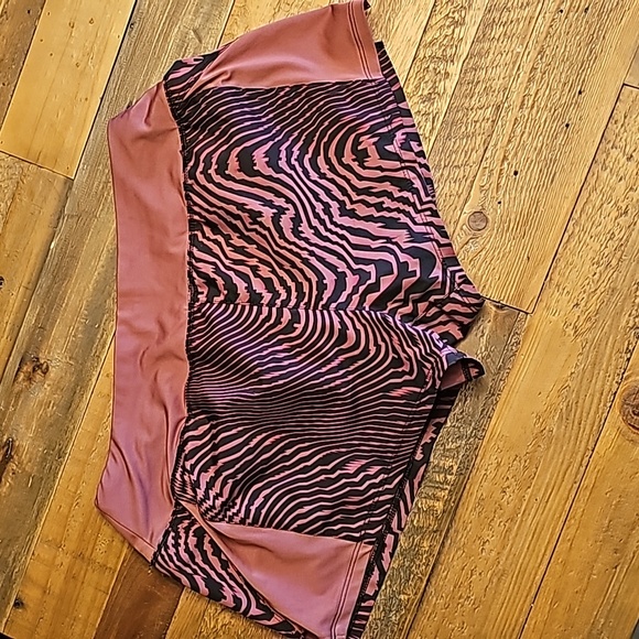 Nike running shorts - Picture 3 of 7